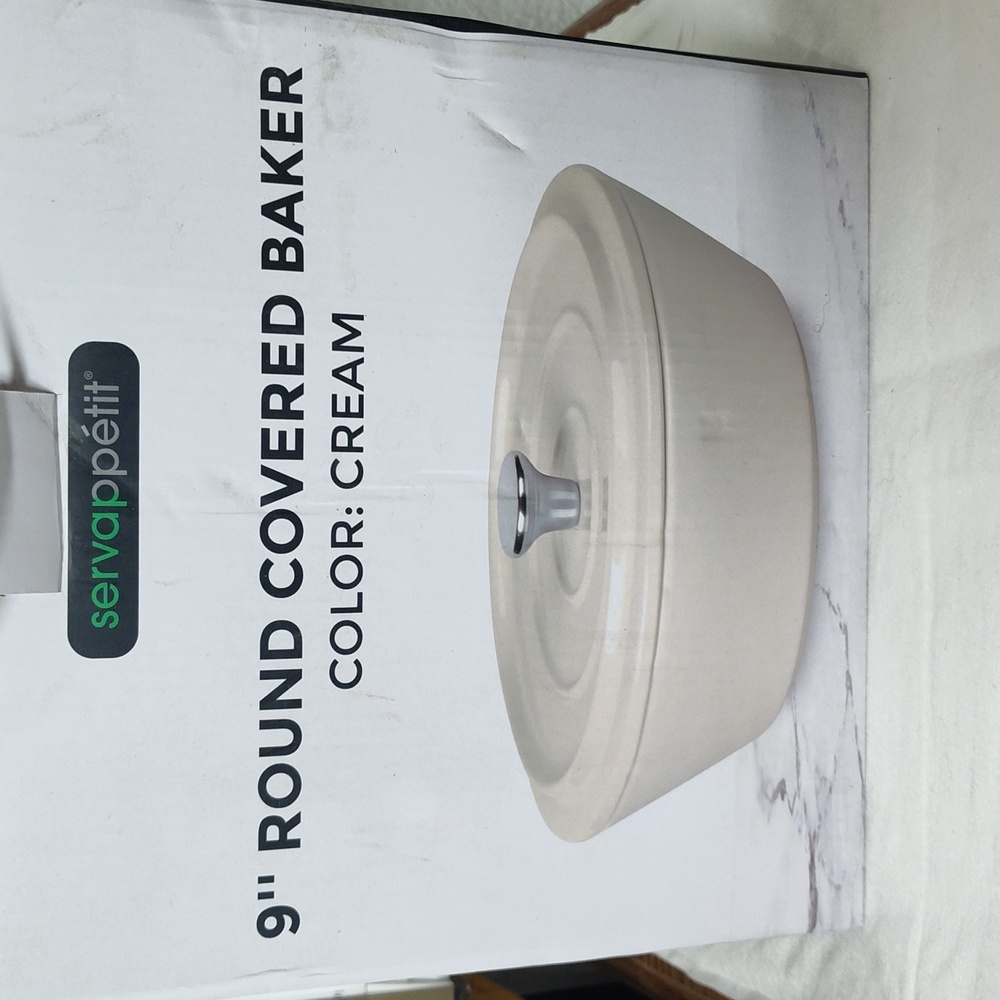 9'' Round Covered Baker